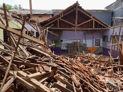 Disdik Bogor Pastikan 2 SD yang Ambruk Diperbaiki Pertengahan Tahun Ini