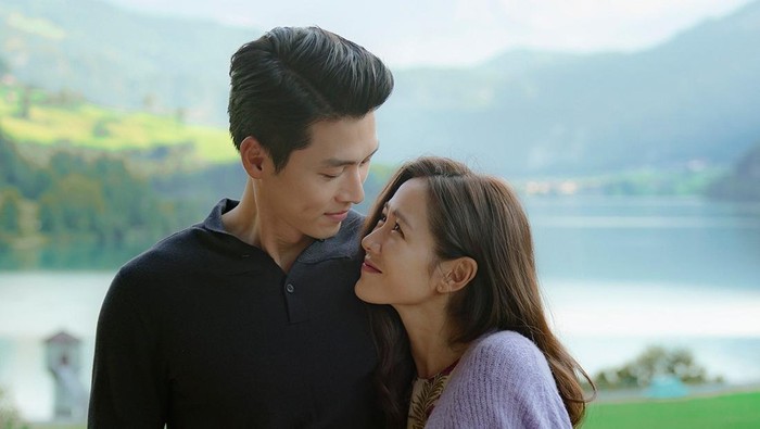 Son Ye Jin dan Hyun Bin di Drama Korea Crash Landing on You
