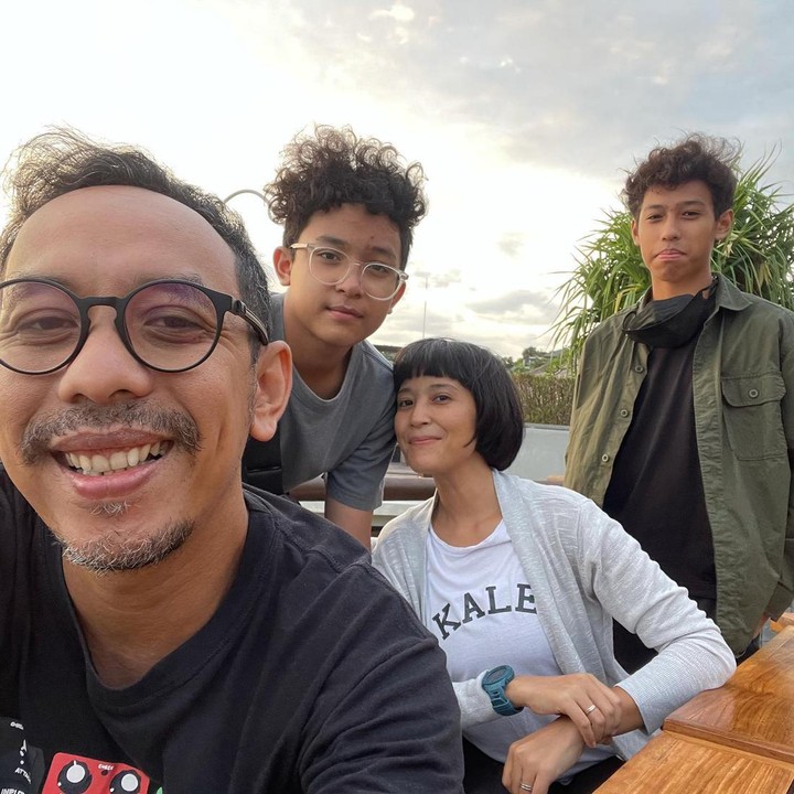 <p>Keluarga Sophie Navita kini menetap di Bali, Bunda. Mereka sudah tinggal di sana lebih dari 5 tahun yang lalu. (Foto: Instagram @sophienavita)</p>