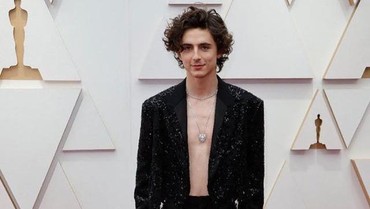 Bikin Pangling, Timothee Chalamet Tampil dengan Kepala Plontos