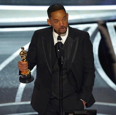 Will Smith Minta Maaf Usai Tampar Chris Rock di Panggung Oscar 2022