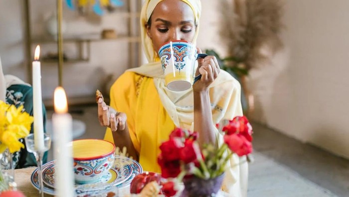 Sehat Maksimal di Bulan Ramadan, Ini Cara Agar Kamu Nggak Makan Berlebih Saat Buka Puasa