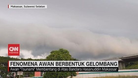 VIDEO: Awan Berbentuk Gelombang Tsunami di Langit Bandara Makassar