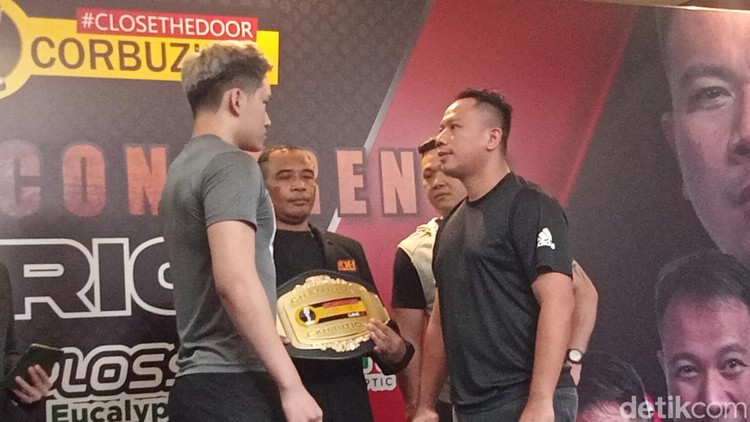 Azka Corbuzier vs Vicky Prasetyo