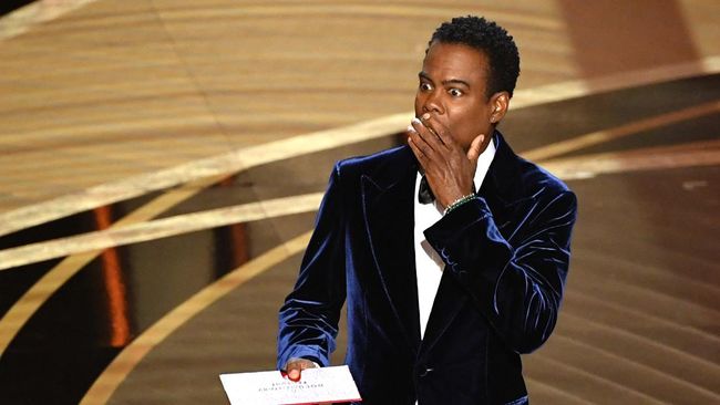 Chris Rock mengaku dirinya mendapatkan tawaran untuk membawakan acara Academy Awards atau ajang Piala Oscar 2023.