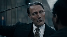 Mads Mikkelsen Curhat Jadi yang Terakhir Gabung Fantastic Beasts 3