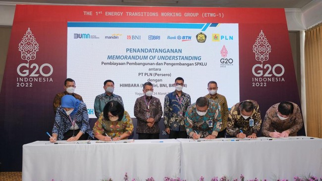PLN bersama empat bank Himbara, yaitu BNI, BRI, BTN, dan Bank Mandiri, berkomitmen untuk mengembangkan energi bersih dan menurunkan emisi karbon.