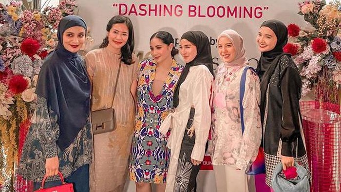 Nagita Slavina Gelar Fashion Show Koleksinya, Simak Gaya Artis yang Turut Hadir