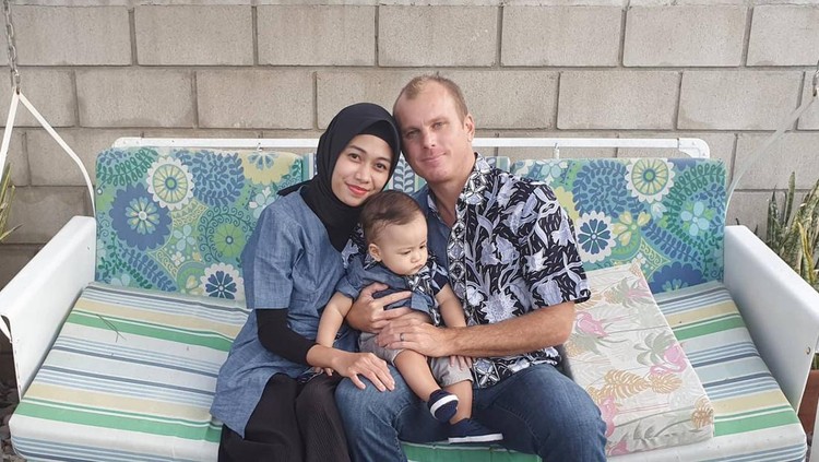 Qonita dan Nathan Keluarga Ridens