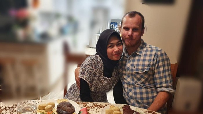 Qonita dan Nathan Keluarga Ridens