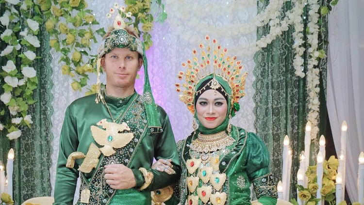 Qonita dan Nathan Keluarga Ridens