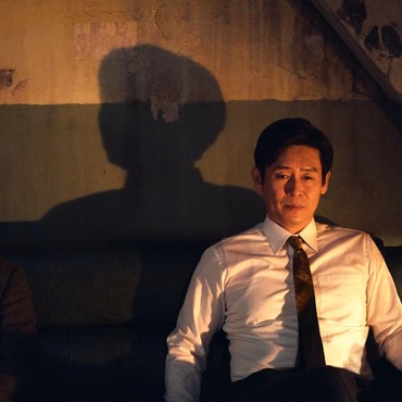 Begini Kesan Sul Kyung Gu Akting Bareng Lee Sun Kyun di 'Kingmaker'