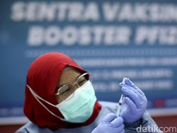 Kasus COVID-19 Ngegas Lagi, Warga +62 Diminta Segera Vaksin Booster