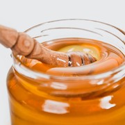 Awas Tertipu! Ini Cara Membedakan Madu Palsu dan Asli Biar Manfaatnya Terasa Maksimal
