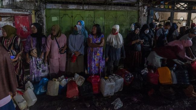 Mentan soal Sembako: Yang Penting Tersedia, Harga Menyesuaikan Mentan Syahrul Yasin Limpo menilai lebih penting mengantisipasi kelangkaan minyak goreng jelang Ramadan ketimbang pengendalian harganya.