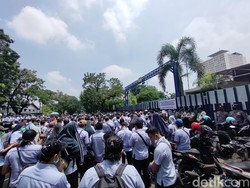 Massa Buruh Demo Di-PHK Sepihak, PT Unilever Buka Suara