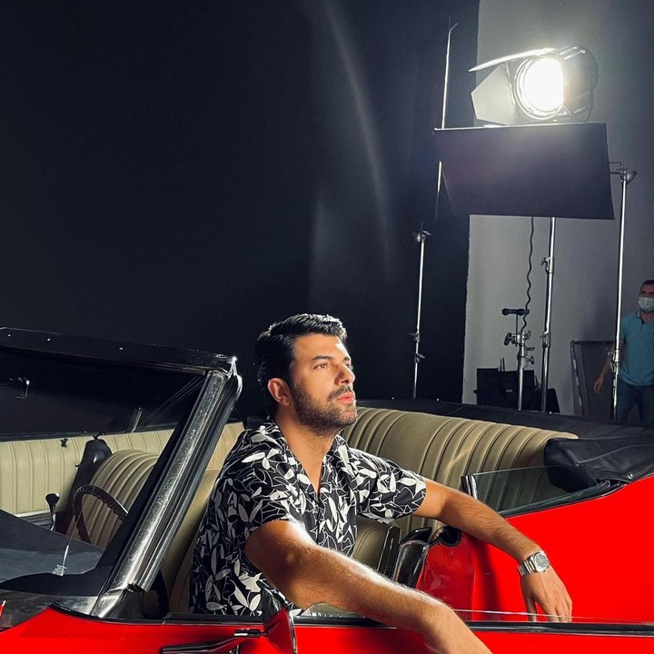 <p>Engin Akyurek merupakan aktor kelahiran Ankara, Turki pada 12 Oktober 1981, Bunda. (Foto: Instagram @enginakyurek)<br /><br /><br /></p>