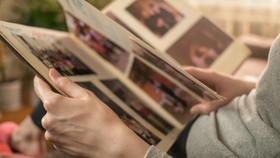 Studi: Memandang Foto Masa Kecil Bisa Redam Rasa Nyeri