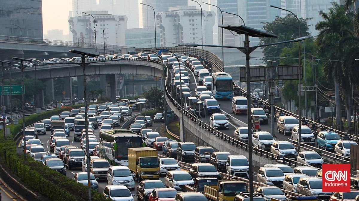 FOTO: Macet di Jakarta Saat PPKM Level 2