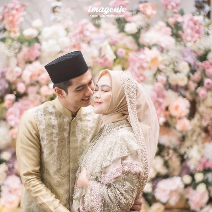 <p>Walaupun awalnya sempat syok dengan kehamilannya, kini Ricis begitu bahagia dan tak sabar bertemu dengan anak pertamanya ini. (Foto: Instagram: @riaricis1795)</p>