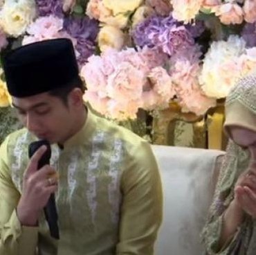 8 Momen Pengajian 4 Bulanan Kehamilan Ria Ricis Dipenuhi Air Mata Haru