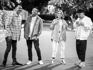 img-title Roby Satria Tegas Larang Siapapun Bawakan Lagu Geisha, Sindir Momo?