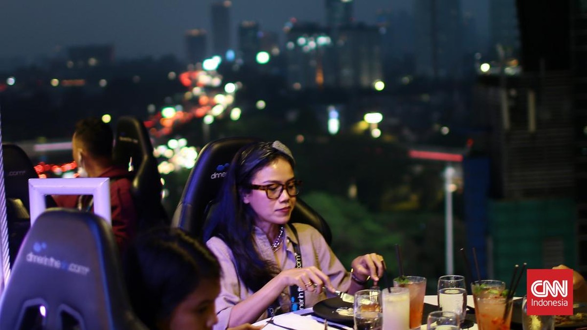 FOTO: Terbang dan Bersantap di Udara ala Lounge in The Sky