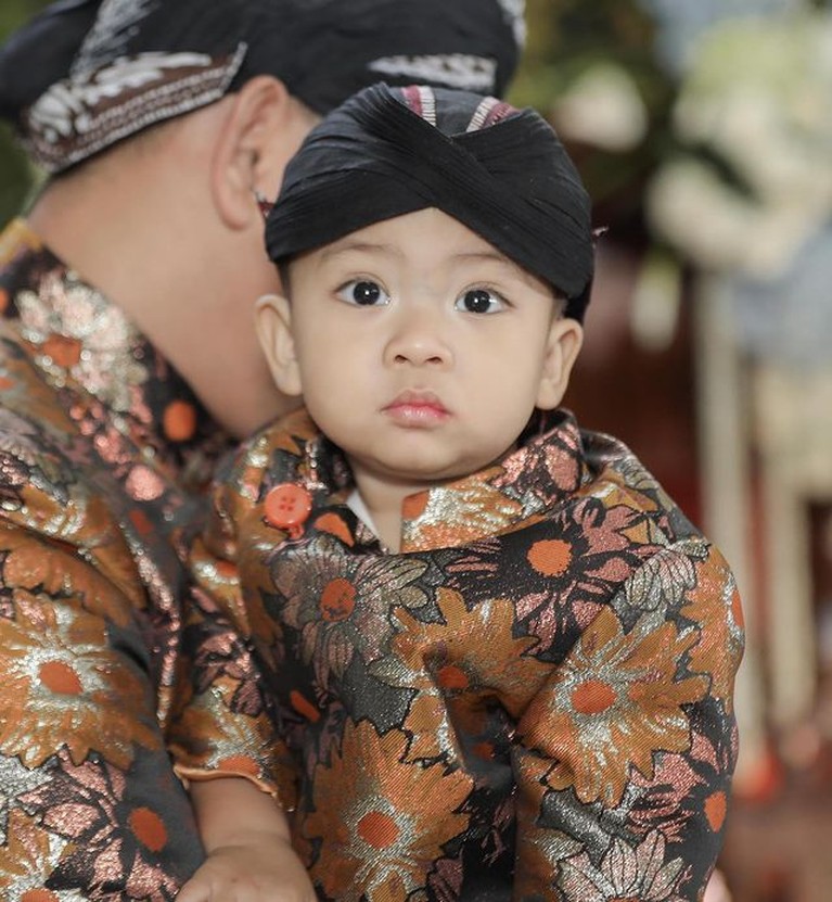 Tedak Siten anak Tata Janeeta