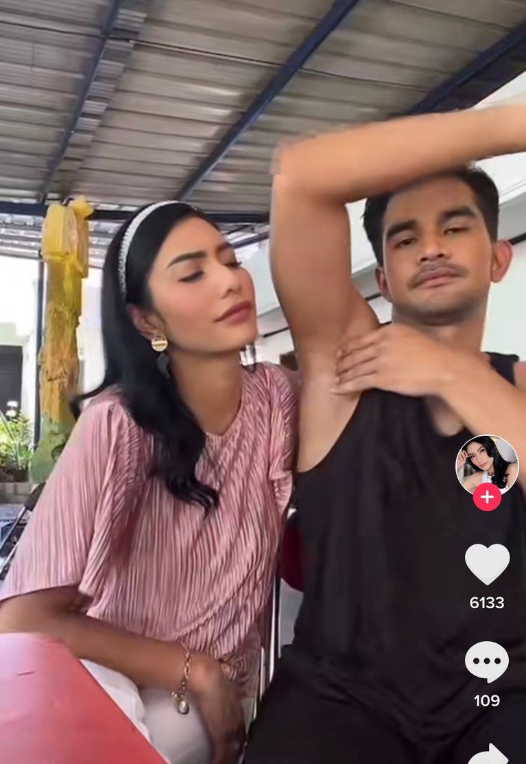 Tyas Mirasih dan Tengku Tezi Tyas Mirasih dan Tengku Tezi