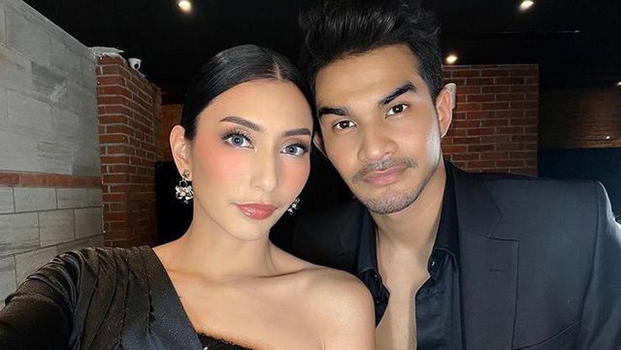 Tyas Mirasih dan Tengku Tezi