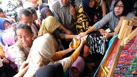Survei: 72 Persen Publik Mengeluh Harga Minyak Goreng Masih Mahal