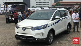 Toyota Indonesia Sedang Uji Jalan Mobil Listrik Innova