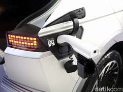 95% Orang Indonesia Belum Bisa Beli Mobil Listrik karena Harganya Mahal