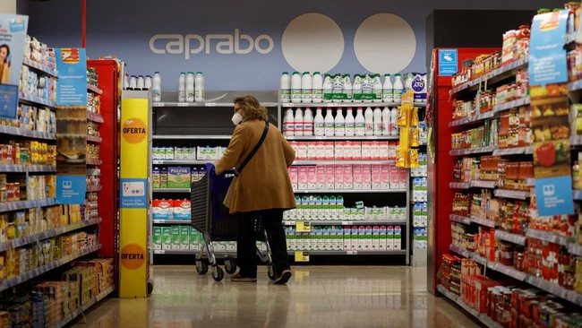 Harga pangan di Spanyol melonjak 15,4 persen atau ke level tertinggi 30 tahun. Akibatnya, wanita Spanyol harus memilih beli sembako dibanding pembalut.