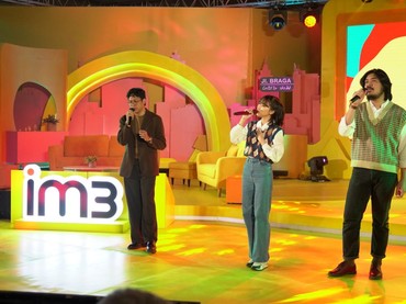 Kolaborasi Syahdu Isyana Sarasvati, Hindia, dan Bilal Indrajaya di 'Alunan Temu'