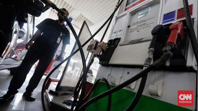 Presiden Jokowi mengatakan harga BBM tak mungkin tak naik di tengah lonjakan harga komoditas energi.