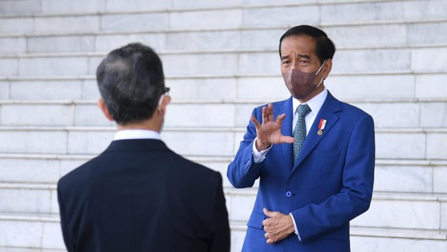 Presiden Jokowi buka suara merespons isu dirinya berpeluang menjadi calon wakil presiden (cawapres) di Pilpres 2024.