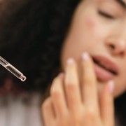 5 Kandungan Aktif Skincare Terbaik untuk Melembapkan Kulit Wajah selama Bulan Puasa