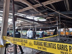 Puslabfor Polri Olah TKP Kebakaran 204 Kios di Parkir IRTI Monas