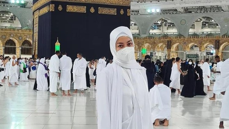 Lulu Tobing Umrah Lulu Tobing Umrah