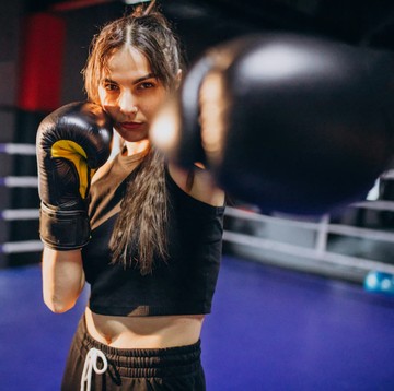 img-title Bantu Lepas Stres, Ini 5 Manfaat Kickboxing untuk Kesehatan Mental
