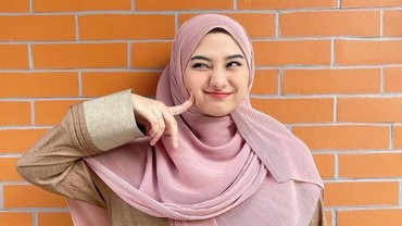 img-title Curhat Pilu Nadzira Shafa Jalani Ramadan ke-4 Tanpa Ameer Azzikra