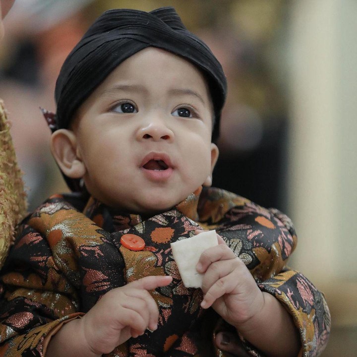 <p>Semoga keluarga Tata Janeeta selalu diberikan kesehatan dan kebahagiaan ya, Bunda! (Foto: Instagram: @tatajaneetaofficial)</p>