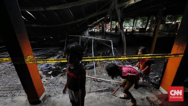FOTO: Hangus Lenggang Jakarta Dilalap Api