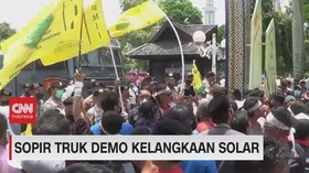 VIDEO: Sopir Truk Demo Kelangkaan Solar