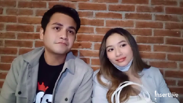 img-title Adzana Bing Slamet Asyik Jadi Ibu, Rizky Alatas Larang Kembali Jadi Artis?