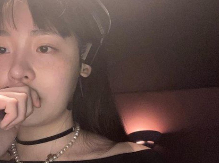 Saat ini Kim Min Ha tercatat sebagai mahasiswi di Universitas Hanyang jurusan teater dan film. Ia pernah berkata kepada ibunya kalau tidak akan kuliah sampai diizinkan mengambil jurusan tersebut./ foto: instagram.com/minhakim__