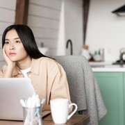 Menurut Ahli, 3 Strategi Ini Bisa Bantu Hentikan Kebiasaan Overthinking untuk Hidup yang Lebih Tenang