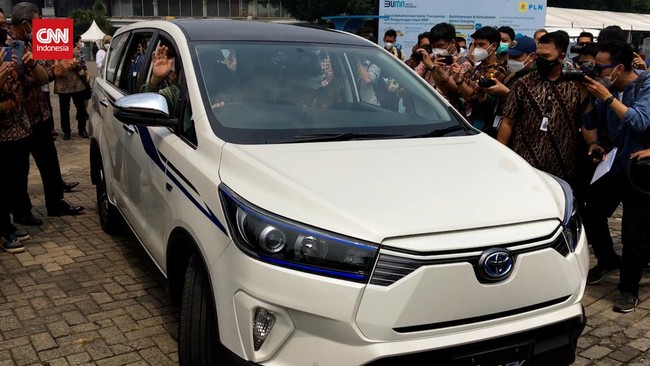Toyota Innova Hybrid yang di India dikabarkan akan diberi nama Hycross.