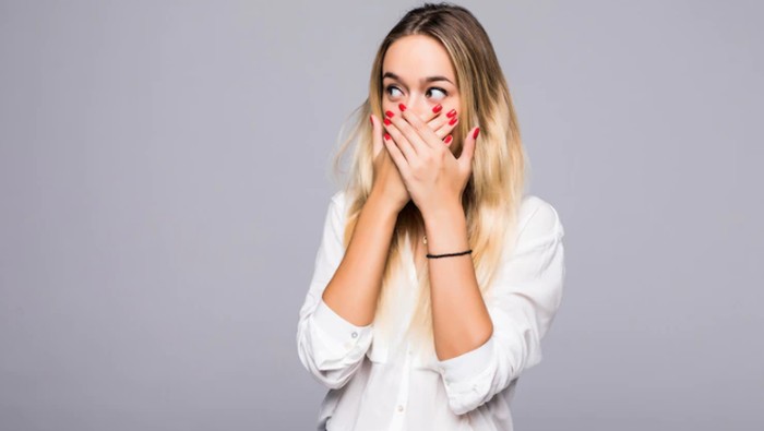 5 Cara Cepat Mengatasi Cegukan Saat Puasa, Tenang... Nggak Perlu Langsung Minum Kok!